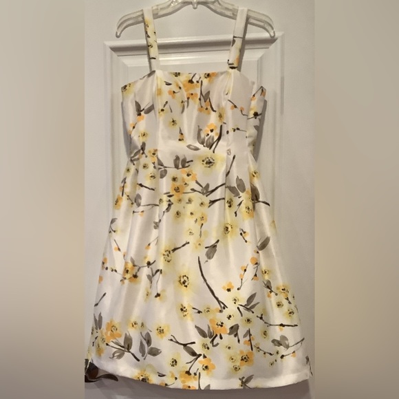 Vintage J Howard Sundress Size 6 White with Yellow Flowers Fully Lined - Picture 1 of 16